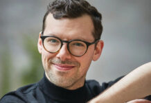 Simon Boulerice revient de Cannes et retourne dans sa cuisine