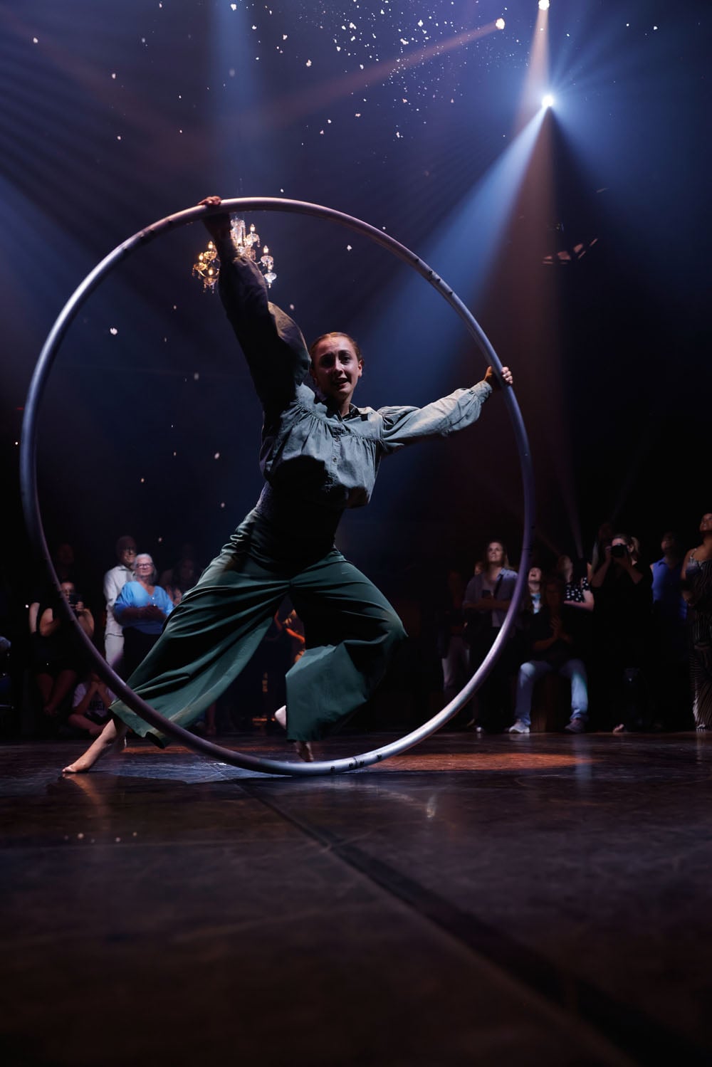 bon-voyage_cirque-eloize_photo_alexis-gr.-5E