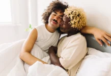 Qu’est-ce que le «soft swapping» et comment cette pratique diffère-t-elle dans les couples LGBTQ+?