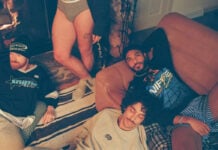 Les utilisateurs de l’application de rencontre entre hommes Sniffies ne s’identifiraient pas comme gais