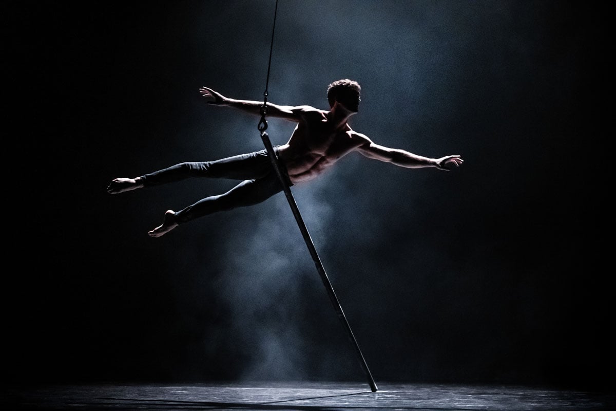 Recirquel-Paradisum_2024_performer-Sergii MATERYNSKYI_photo-Bálint Hirling