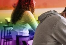 Angleterre : forte hausse des suspensions pour propos homophobes et transphobes dans les écoles