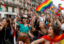 Canicule historique : la Marche des fiertés de Paris reportée à septembre