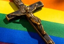Un chrétien affirmant souffrir d’une «phobie des drapeaux de la Fierté» perd sa poursuite pour discrimination