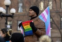 Militaires transgenres : le secret entourant les commissions du Pentagone alimente les comparaisons avec 1984 et La Servante écarlate