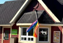 Val-David dénonce des actes de vandalisme visant le drapeau de la Fierté