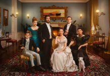 The Hardacres : « Trouve-moi un scandale bien juteux ! »