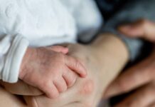 Familles homoparentales : des enfants toujours dans l’attente d’un état civil français