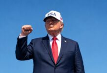 Trump reconnaît utiliser les enjeux trans comme stratégie électorale